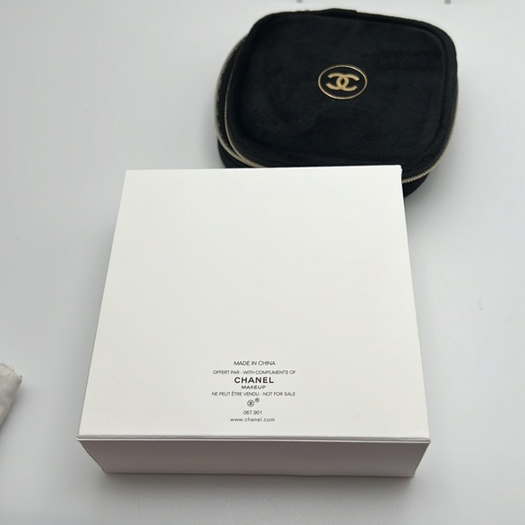 Chanel Beauty Makeup Mirror Pouch Black Zip Around, Velvet, Micro Serum &Mascara - Picture 16 of 17